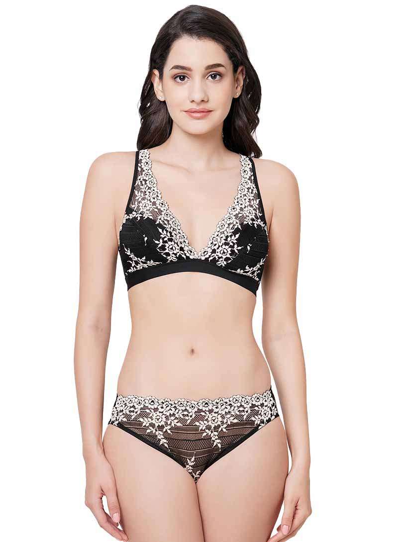 Embrace Lace Low Waist Medium Coverage Bridal Wear Lace Bikini Panty - Black