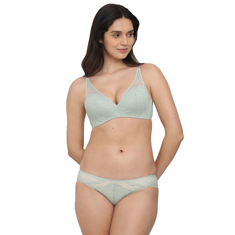 Emma Lace Padded Non-wired 3/4th Cup Bridal Wear Medium coverage Lace Bra - Green