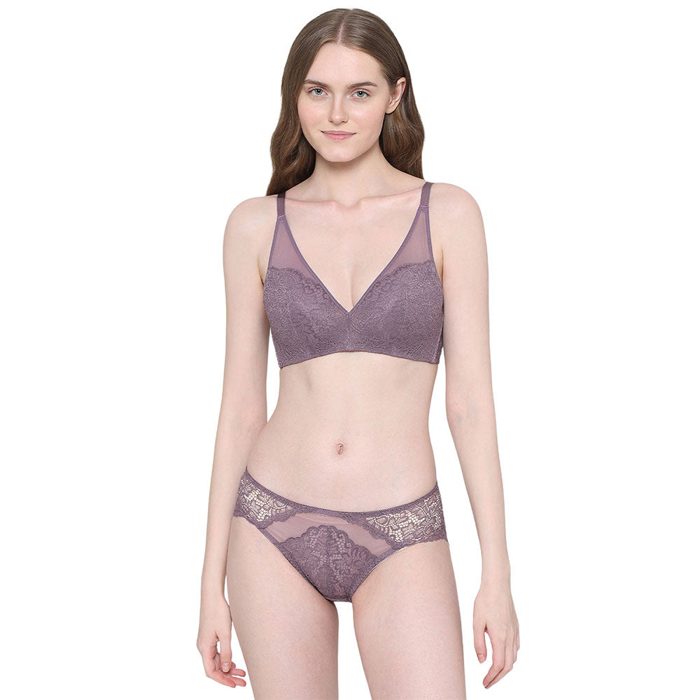 Emma Lace Padded Non-wired 3/4th Cup Bridal Wear Medium coverage Lace Bra - Purple