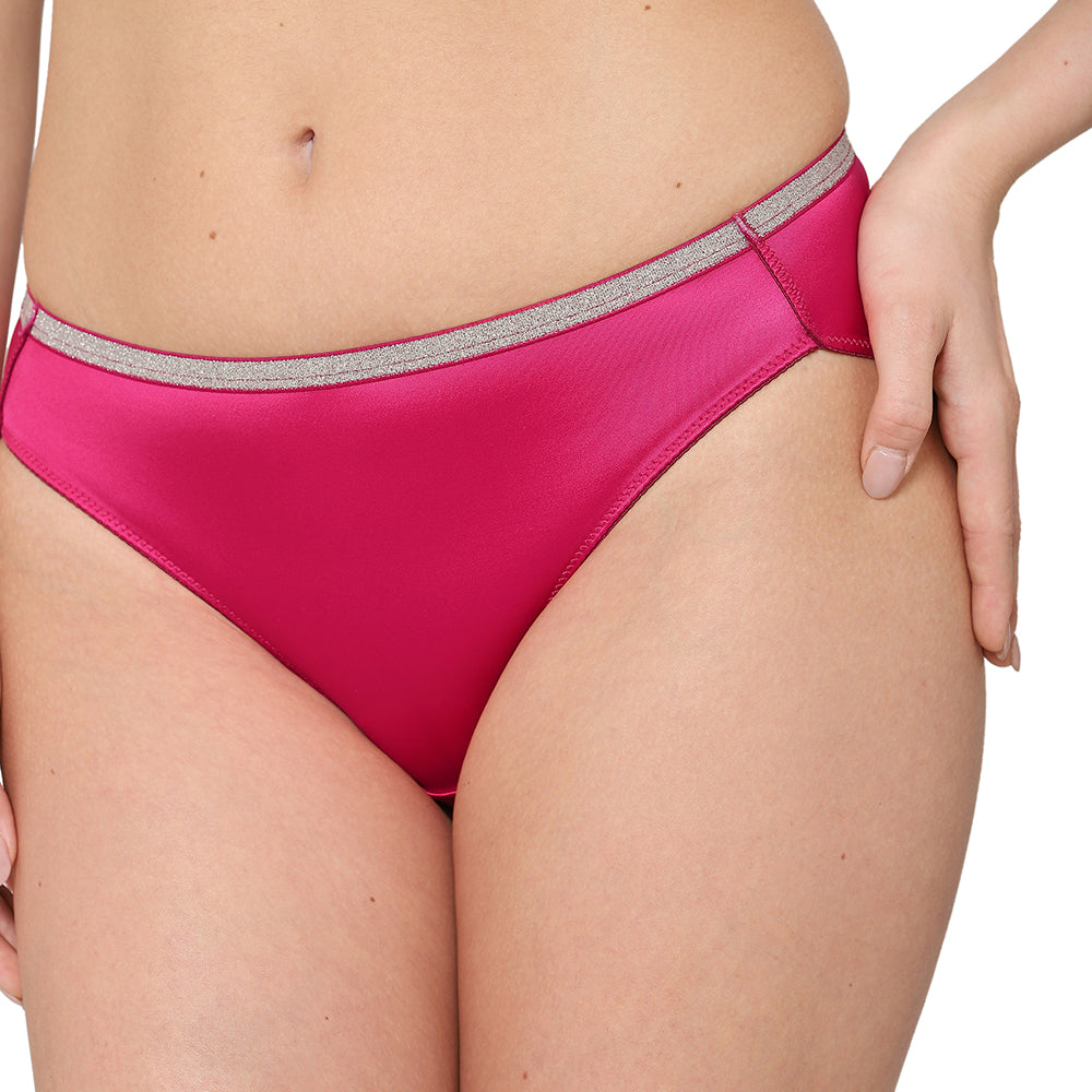 Wacoal Women’s Stellar Low-waist Medium Coverage Seamless Bikini Panty-Red